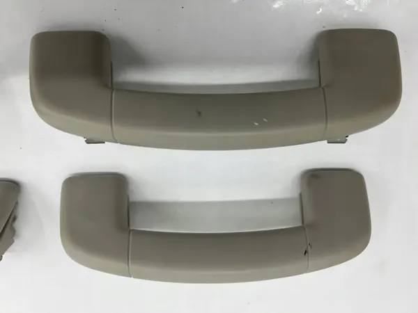 Poignées de Toit VW Passat B8 OEM 3G0857643B - Jeu Complet image 3