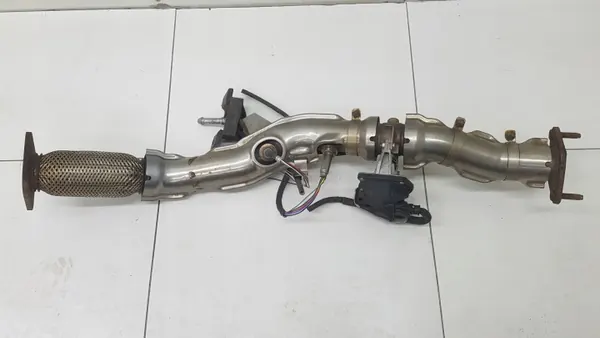 Downpipe com borboleta OEM 50885503 para Renault Clio 4 RS Trophy image 2