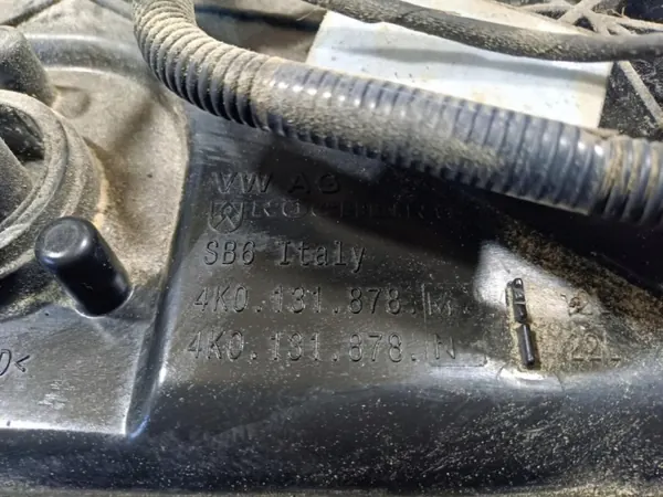 Réservoir AdBlue Audi A6 C8 Avant OEM 4K0131878M image 4
