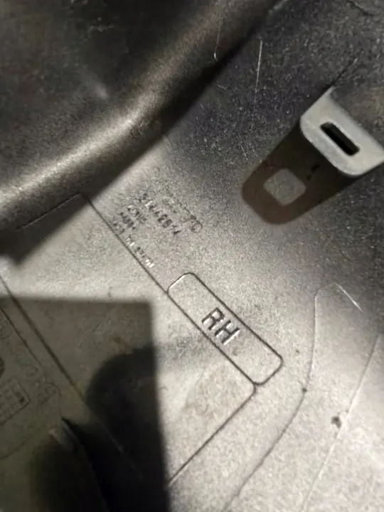 Volvo XC40 Rechter spiegelkap OEM 31442814 image 6