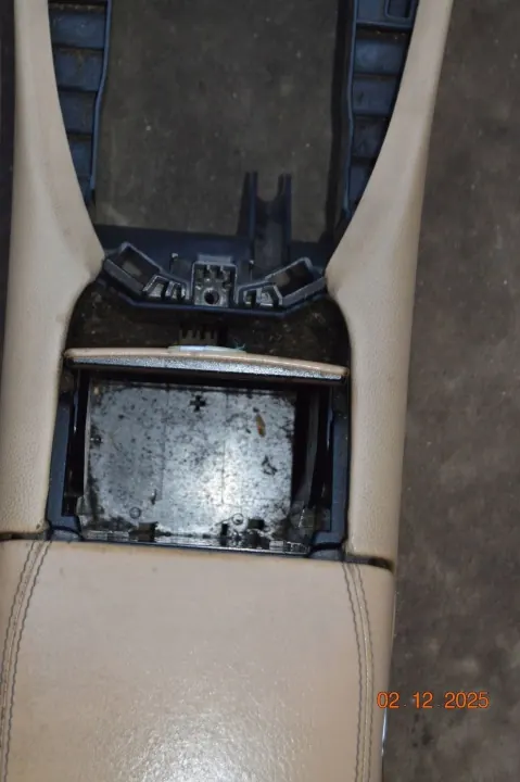 Accoudoir Mercedes-Benz OEM A2196800350 pour CLS C219 image 6