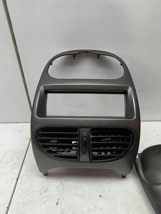 OEM 96403133YF Radioconsole frame Peugeot 206 image 3