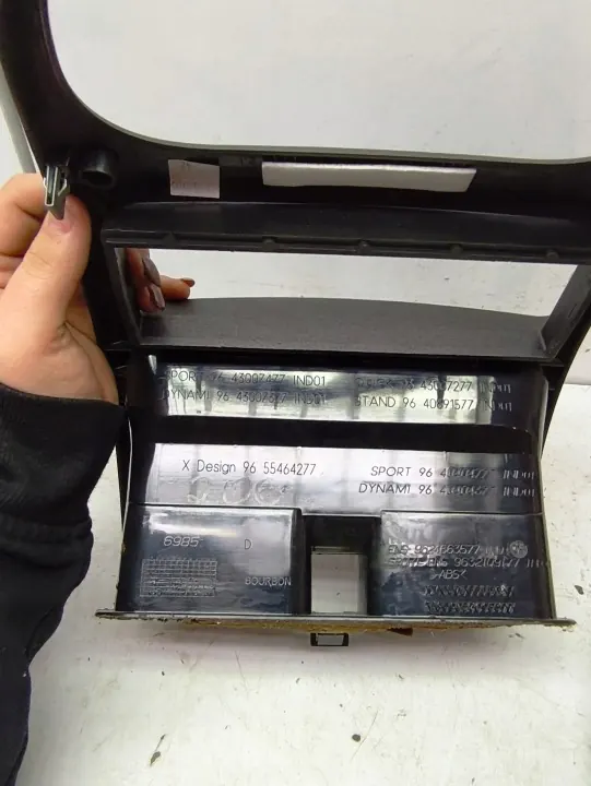 OEM 96403133YF Radioconsole frame Peugeot 206 image 5