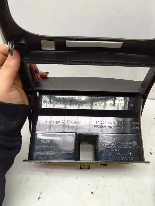 OEM 96403133YF Radioconsole frame Peugeot 206 image 6