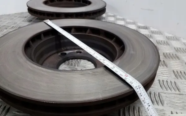 Disco de freio dianteiro Volkswagen Touareg II 2012 7L6615302N image 8