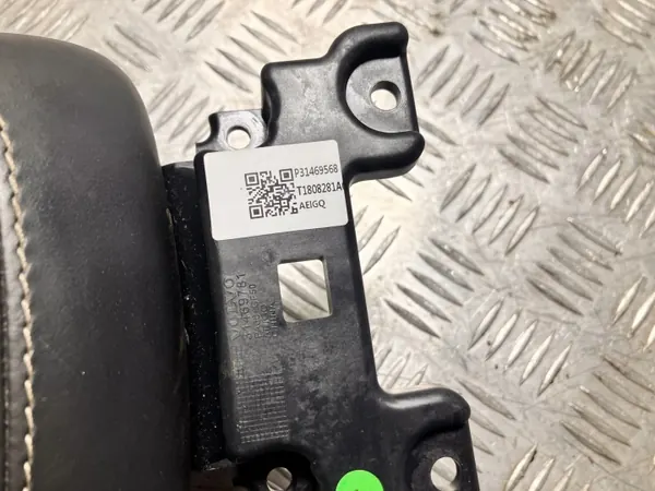 Accoudoir tunnel central Volvo XC40 OEM 31469568 image 3
