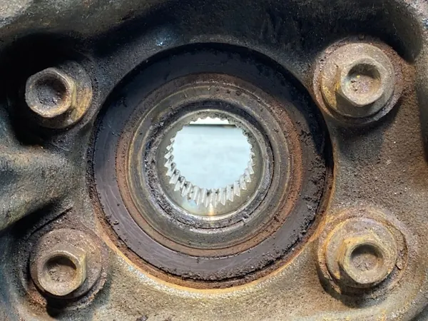 Mazda OE Vorderradnabe OEM FBZ23858 - Gebraucht image 6