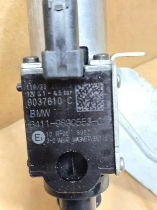 Pompe à eau BMW OE OEM 9890553 pour G20 330e image 5