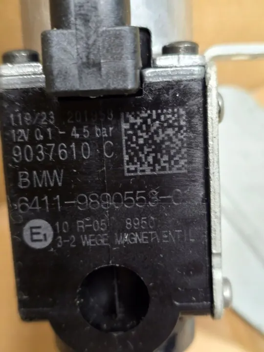 Pompe à eau BMW OE OEM 9890553 pour G20 330e image 6