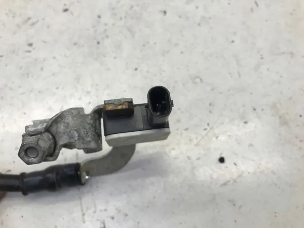 BMW IBS batteriproppklämma OEM 5A6A673 - Begagnad image 4