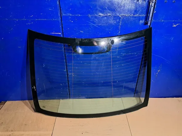 Vitre arrière OEM E143R001057 pour Volvo S60 II image 2