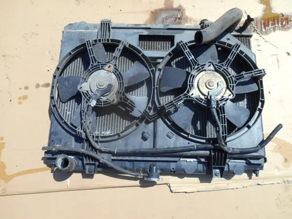 OEM 335 vesijäähdytin Nissan X-Trail T30 2.2 DDTI image 4