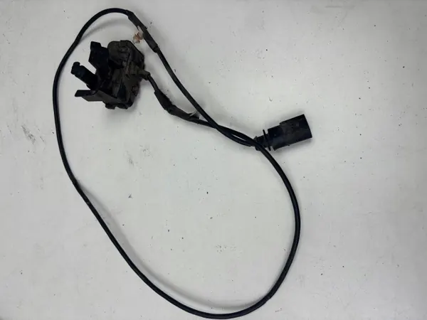 Polttoaineläppilukko OEM 2H0810773E Volkswagen Amarok image 4