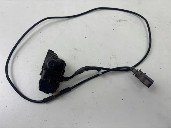 Polttoaineläppilukko OEM 2H0810773E Volkswagen Amarok image 5