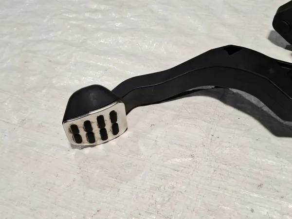 Kopplingspump Pedal OEM 6R0721117B VW Cross Polo image 4