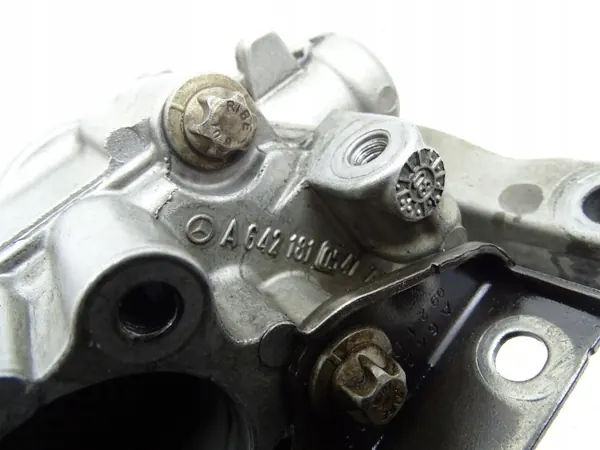 Öljypumppu OEM A6421810947 Mercedes 3.0 CDI image 4