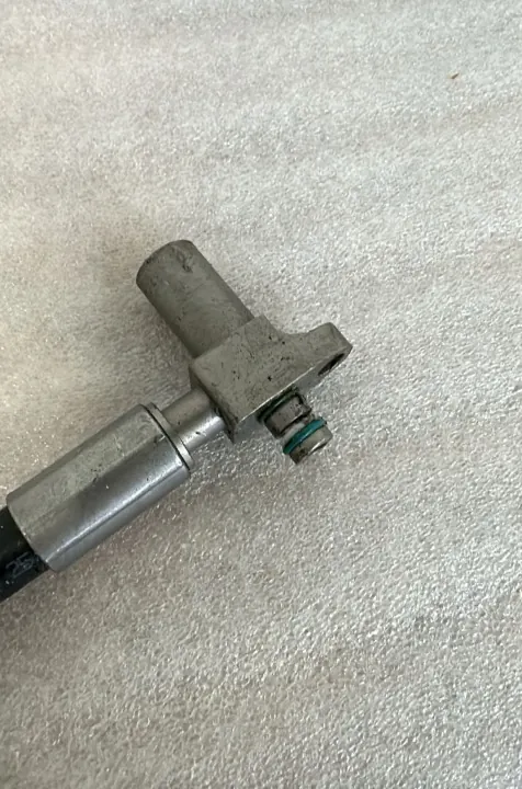 Porsche Taycan etu vasen hydrauliikkaputki OEM 9J1411803E image 3