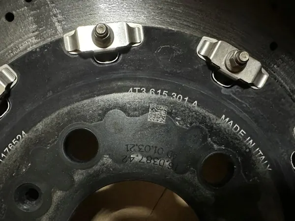 Lamborghini Huracan STO Etujarrulevy OEM 4T3615301A image 3