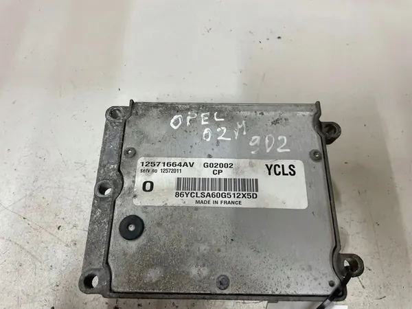 Opel Zafira A 2.2 16V Moottorinohjain OEM image 2