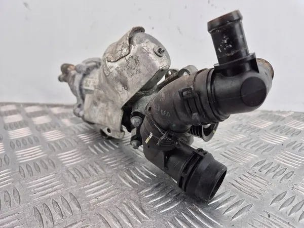 Waterpomp Mercedes E250 CGI W212 A2742000601 image 2