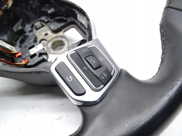 Volant Cuir OEM 1K8419091T - Occasion image 9