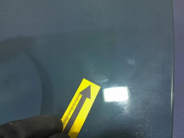 Vidro Porta Dianteira Esquerda Skoda Octavia IV OEM 5E3845201 image 3
