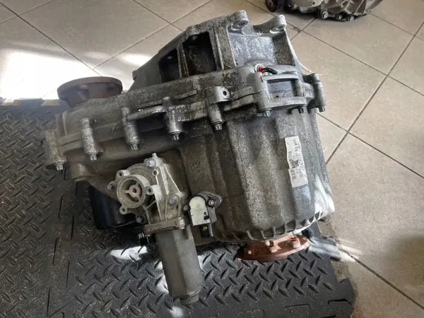 Land Rover Vaihteisto CPLA7K780BA - Käytetty OE image 3