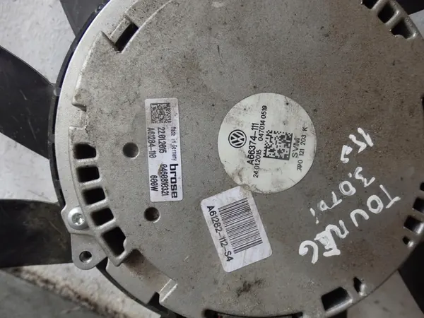 VW Touareg 3.0 TDI Fläkt 7P0121203K image 3