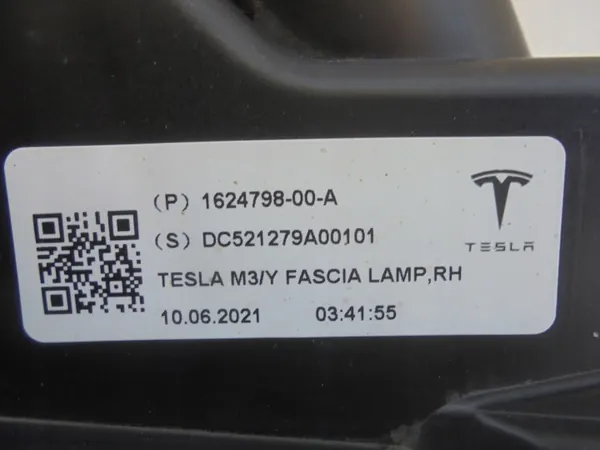 Tesla 3/Y DRL LED derecho OEM 1624798-00-A Usado image 6