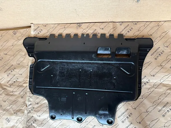 AUDI Q3 F3 Motorlock OEM 5QF825236 image 2