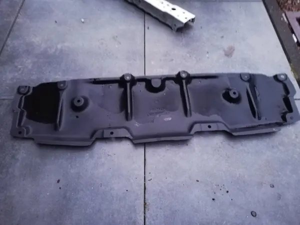 OEM 51451-02180 Cubreparachoques Delantero Corolla E21 Sedán image 3