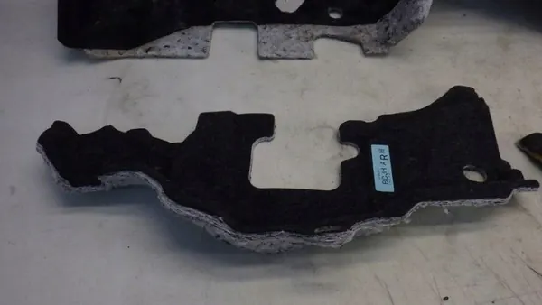 Isolation cloison OEM WYGŁUSZENIE ŚCIANY Mazda 3 IV image 4