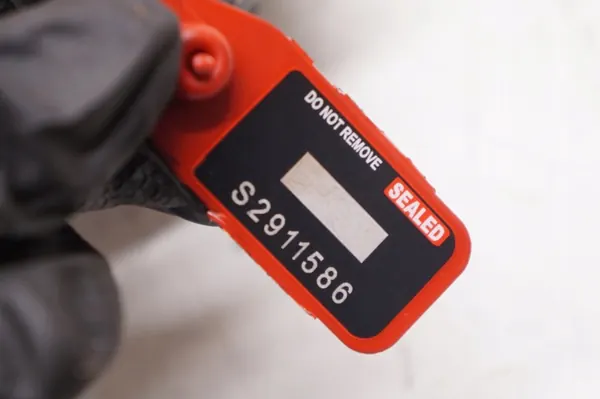 Volvo S60 V70 II S80 XC90 XC60 V60 Imupumppu 08699237 image 4