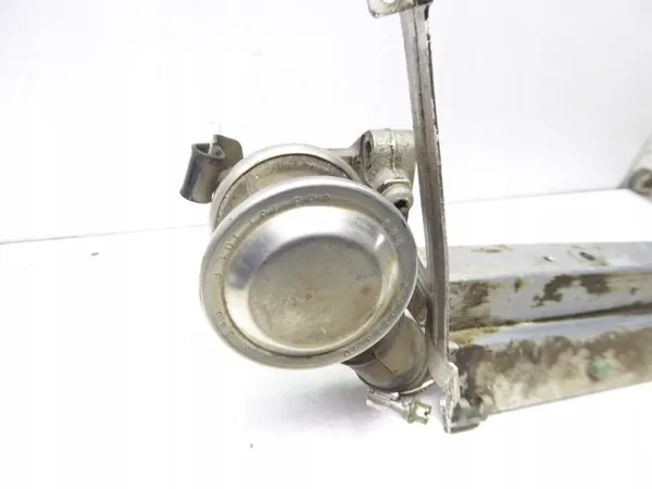 EGR-venttiili Volkswagen Passat B5 1.6 8V ALZ OEM 06B131101F image 2