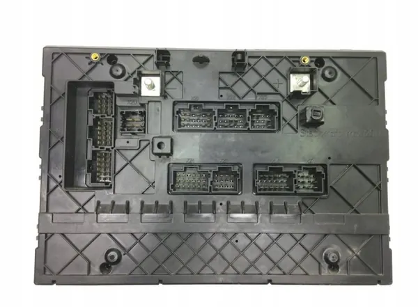 Zekeringkast Mercedes-Benz OEM 0014462558 - Gebruikt image 3