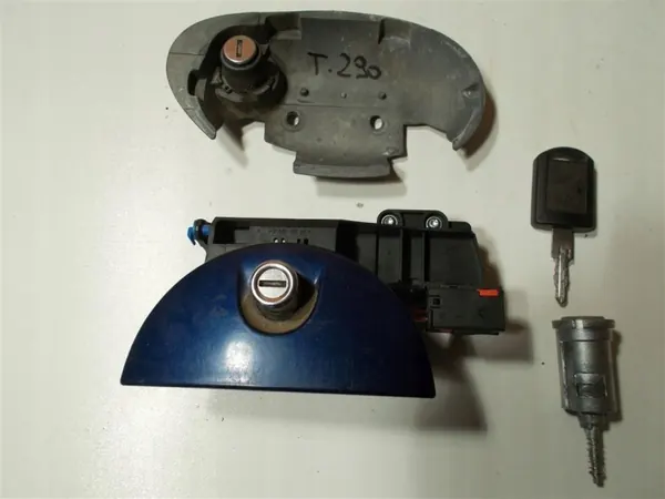 Set de Doublures de Serrure OEM Meriva A - État Utilisé image 2