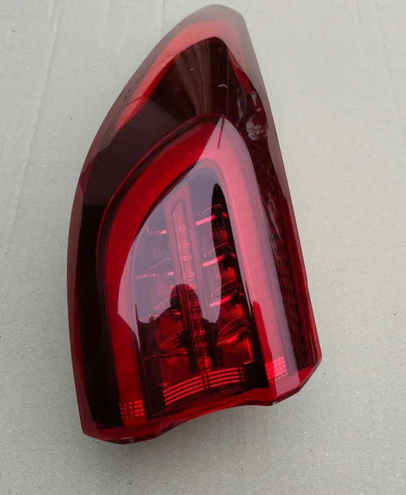 Luz trasera izquierda Kia Sportage IV image 2