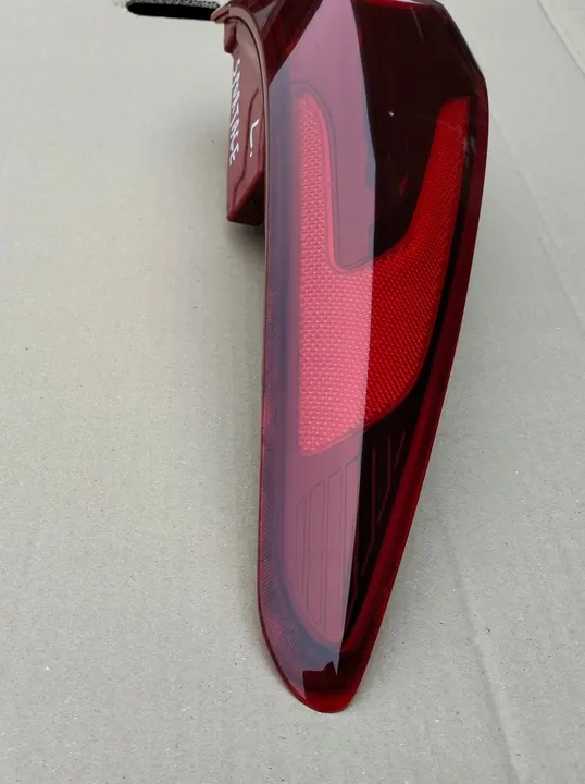 Luz trasera izquierda Kia Sportage IV image 3