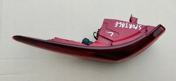 Luz trasera izquierda Kia Sportage IV image 4