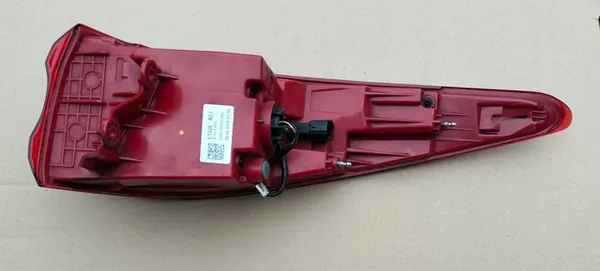 Luz trasera izquierda Kia Sportage IV image 6