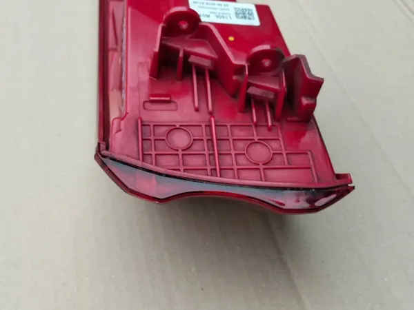 Luz trasera izquierda Kia Sportage IV image 7