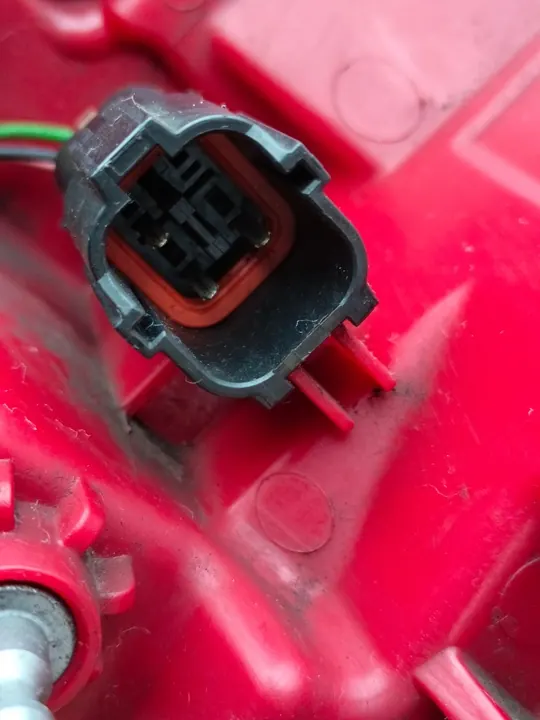 Luz trasera izquierda Kia Sportage IV image 9