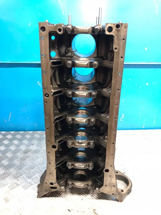 Bloque motor Mercedes OM613 OEM 6130110101 Usado image 2