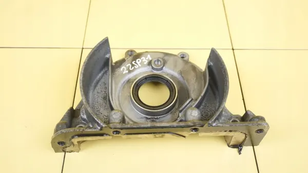 Caja de sello del cigüeñal OEM 04B153C - Usado image 2