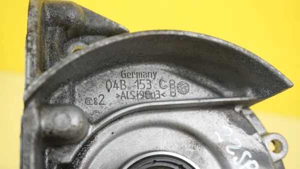 Caja de sello del cigüeñal OEM 04B153C - Usado image 3