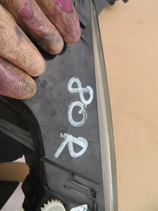 Farol de neblina esquerdo TYC para carros image 7