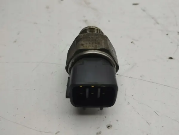 Lexus Kraftstoffdrucksensor OEM 8945860010 image 4