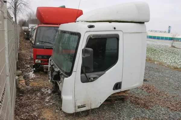 Cabina DAF LF 45 dormida OEM 123, túnel alto 2003 image 2