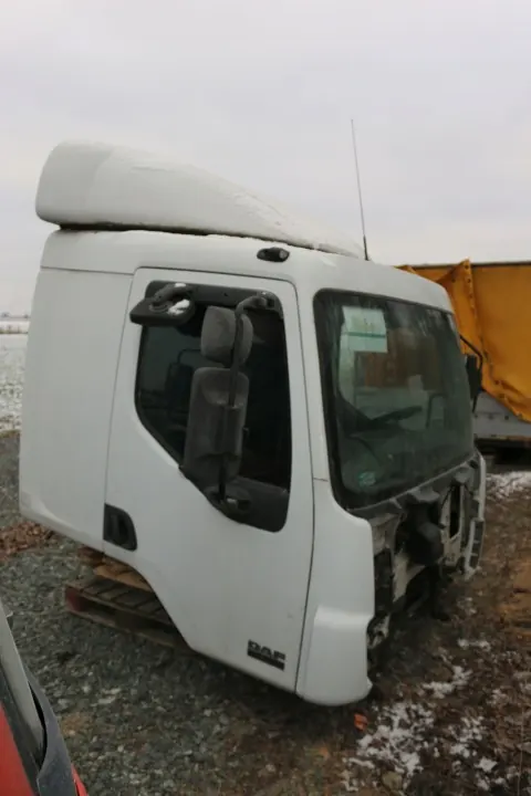 Cabina DAF LF 45 dormida OEM 123, túnel alto 2003 image 4