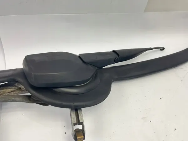 Etupyyhkijän mekanismi Mercedes W124 E-luokka 1993- image 5